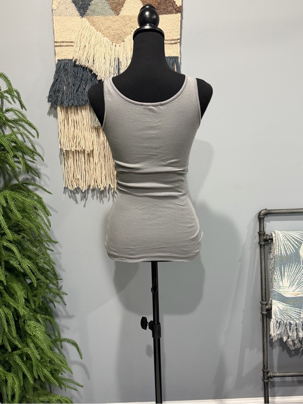 James Perse Supima Modal Tank Top Gray Size 2 Minimalist Luxury Layering Basic - Picture 2 of 7